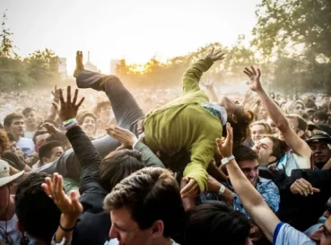 crowd surfing