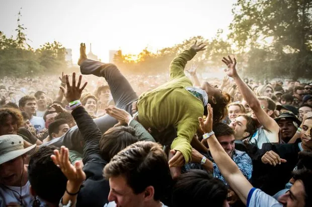 crowd surfing